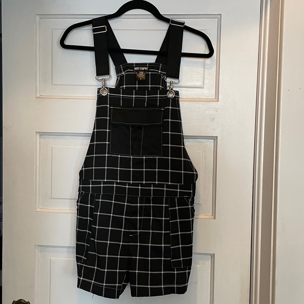 Hot Topic Black & White Grid Print Shortalls Size S